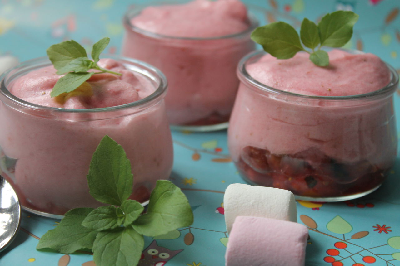 Marshmallow-Mousse mit Erdbeeren | cuplovecake