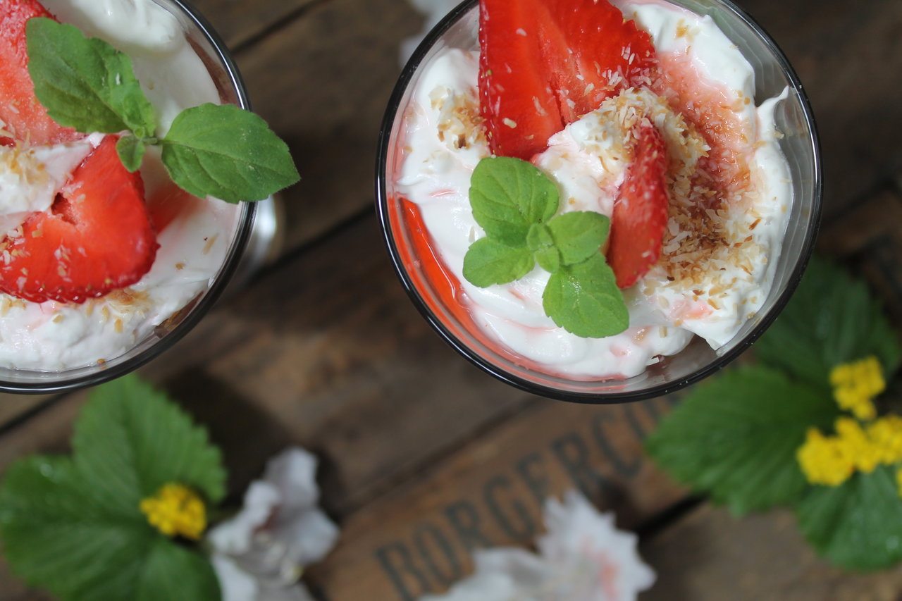 Sommer im Glas: Erdbeer-Kokos Dessert | cuplovecake